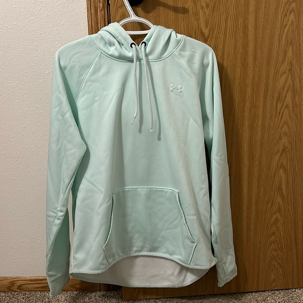 Ladies under armour hoodie. Like new. Has thumb holes.